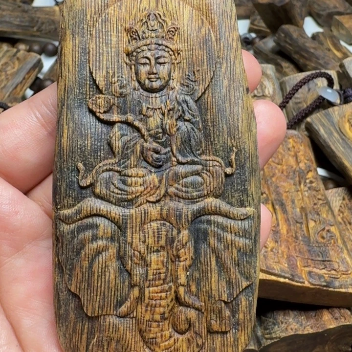 风***子沉香沉香碎屑老白棋雕刻牌老料26克