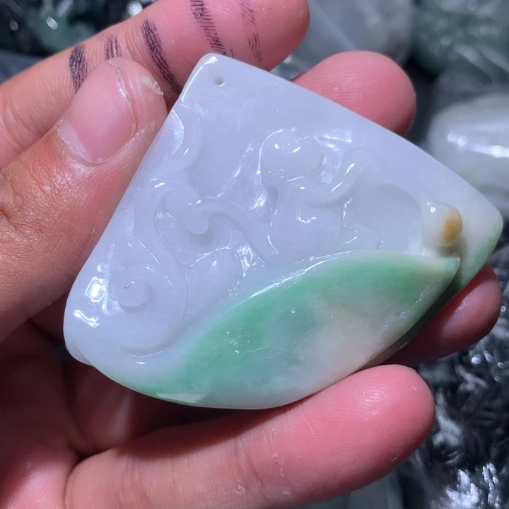 翡翠未镶嵌颈饰保真天然a货翡翠