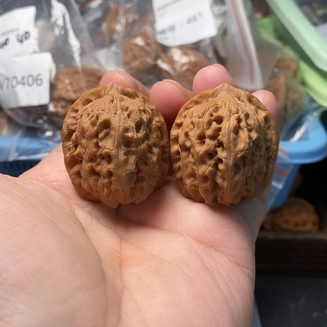 1文玩核桃火麒麟34-381