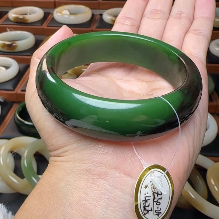 和田玉未镶嵌手镯俄老料聚红皮宽胎58.9