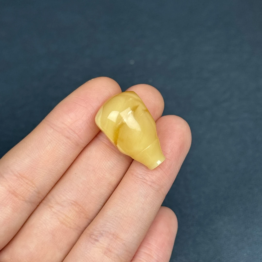 Z3621天然原矿蜜蜡 满蜡妖花三通15.5*25.5*14mm支持复检 假一