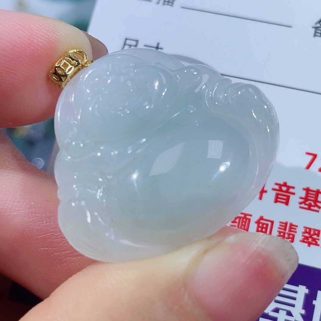 翡翠未镶嵌颈饰佛公