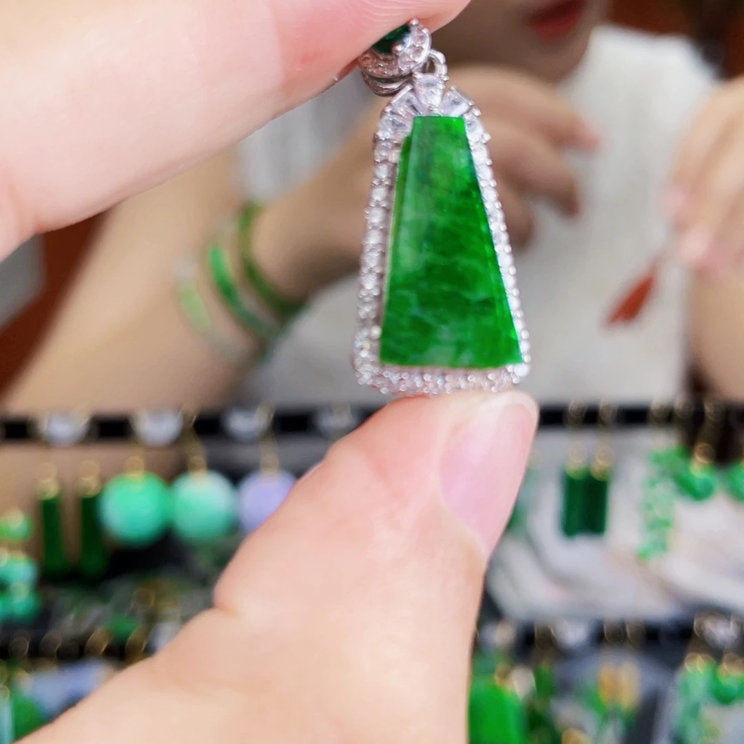 银S925镶嵌翡翠耳饰