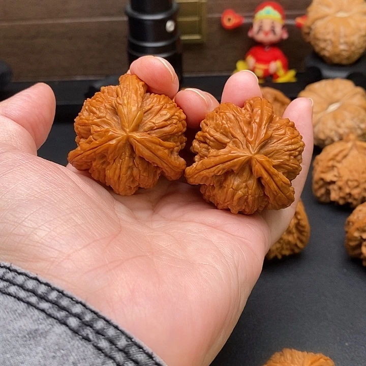 杨****把件文玩核桃白奔