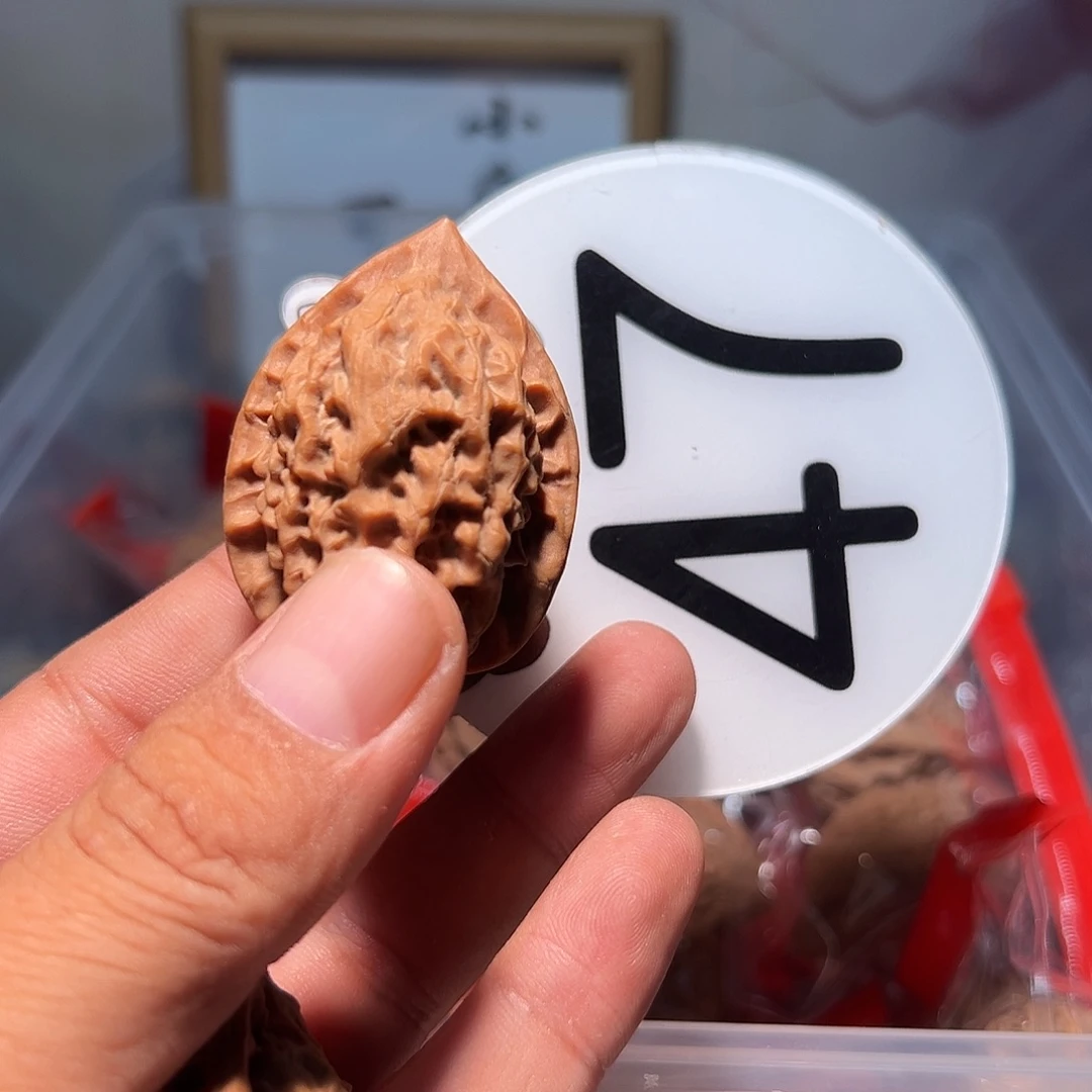 慢***慢文玩核桃，白色47号