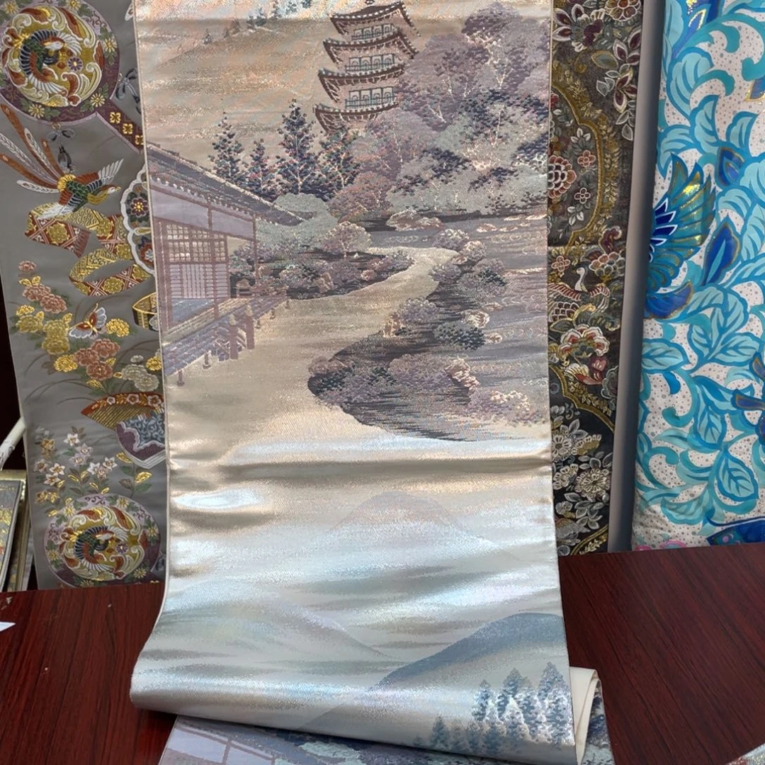 织绣织锦缎，织锦缎