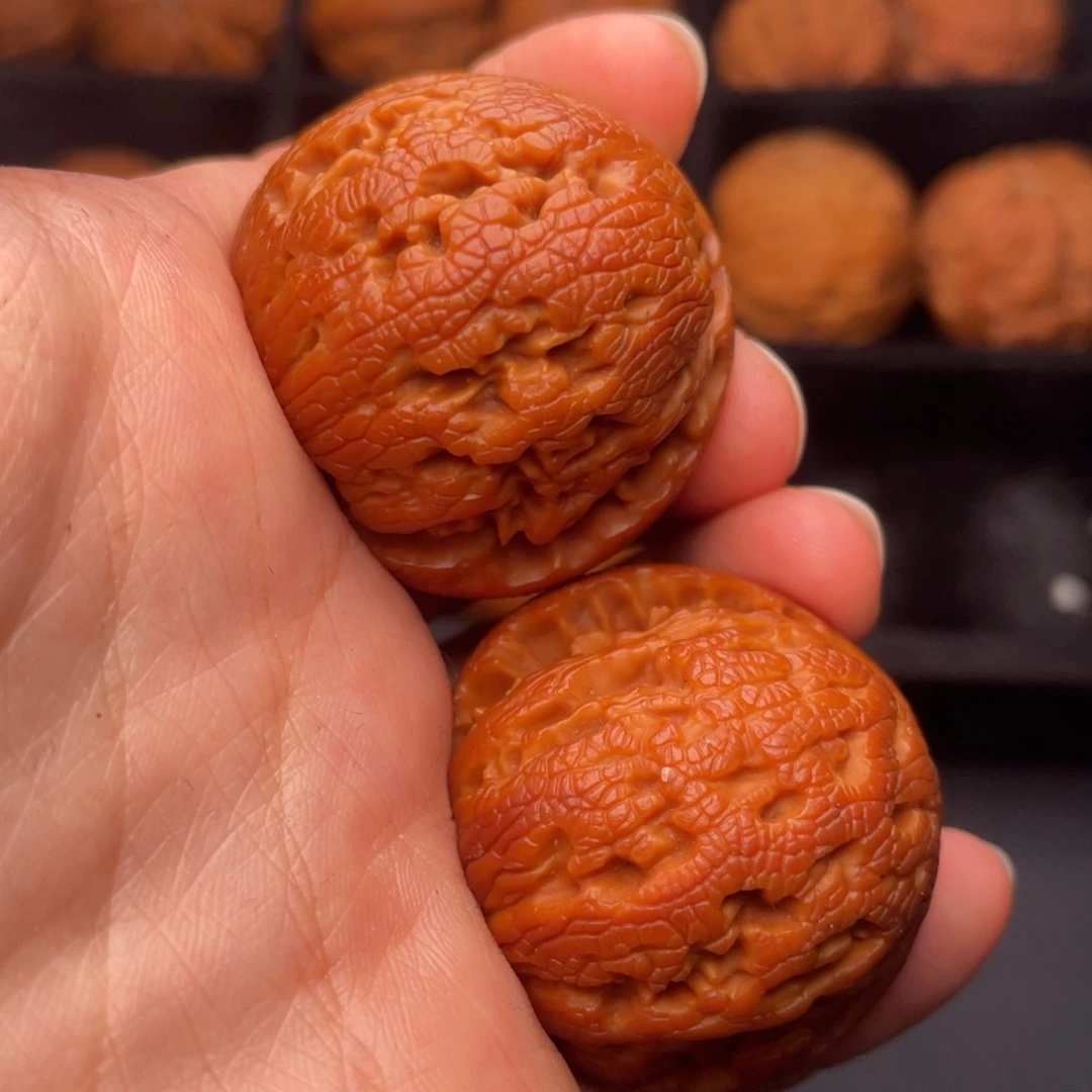 文玩核桃把件秦岭野生文玩核桃