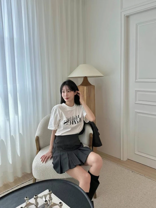 韩货-【韩d-字母T~】放惊喜’初夏休闲慵懒通勤日常百搭小众T恤/1001