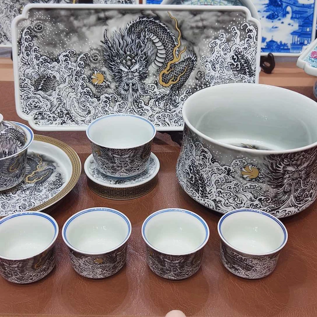 摆件景德镇陶瓷学院等单位联合举办了多