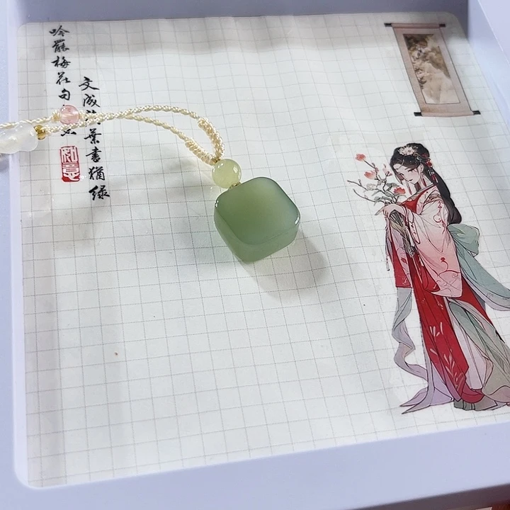 猪***子和田玉未镶嵌颈饰