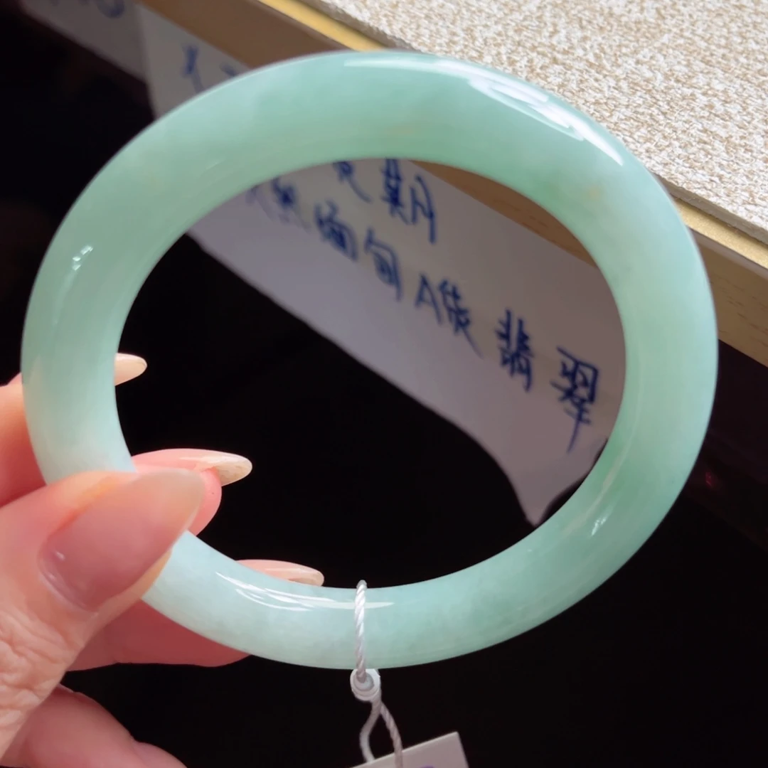 翡翠未镶嵌手镯手镯