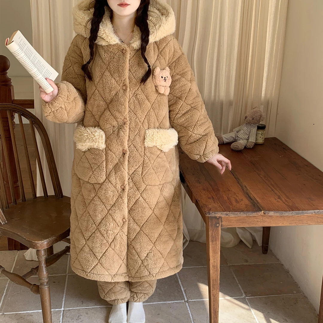 睡袍女冬加厚加绒2025年新款睡衣法兰绒三层夹棉珊瑚绒家居服套装