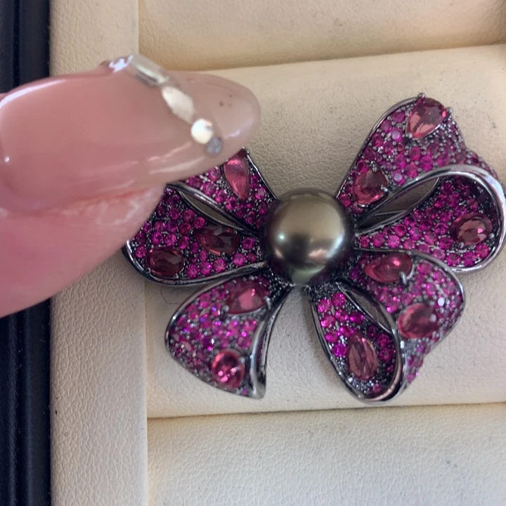 未镶嵌胸饰海水珍珠