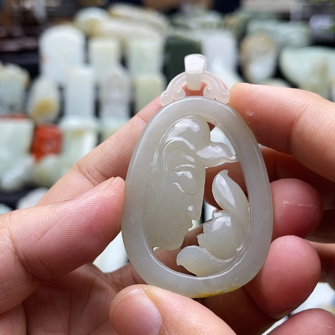 和田玉颈饰未镶嵌