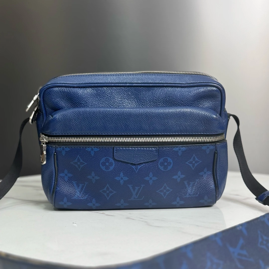 95新 LouisVuitton/路易威登 蓝色经典老花银扣邮差包16638994
