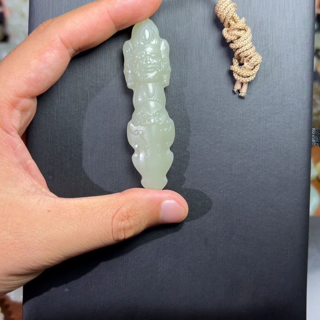 和田玉（青白玉）未镶嵌颈饰