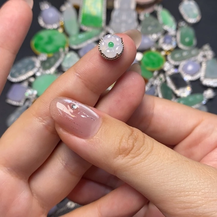 颈饰未镶嵌翡翠翡翠