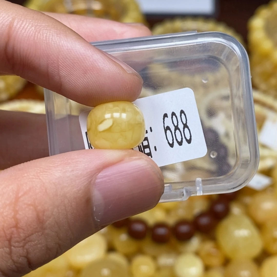 琥珀未镶嵌珠宝奇石688
