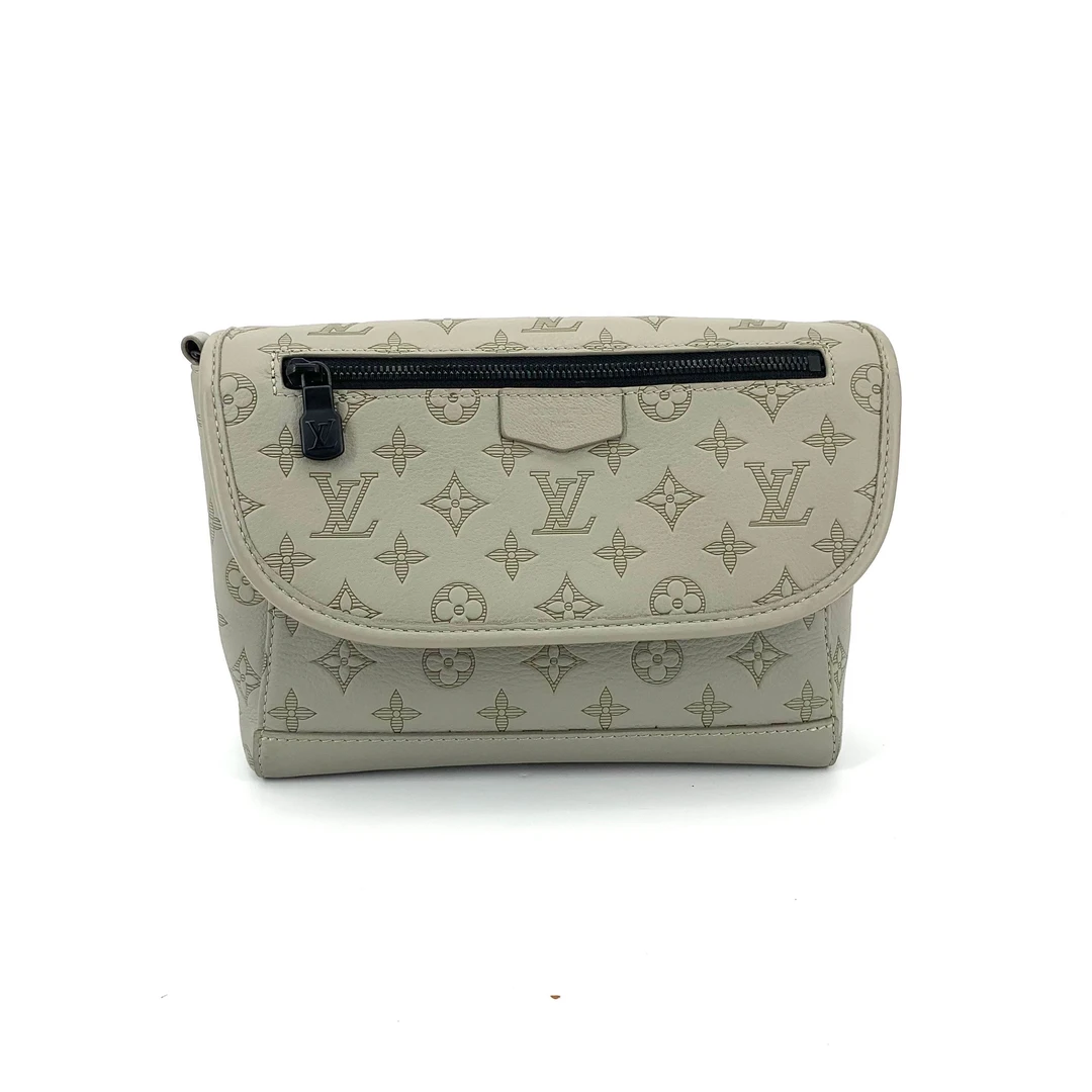 99新 LouisVuitton/路易威登 灰色压纹大号单肩邮差包 尺寸27/17
