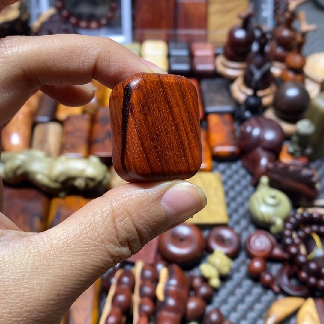 檀香紫檀（小叶紫檀）欢*