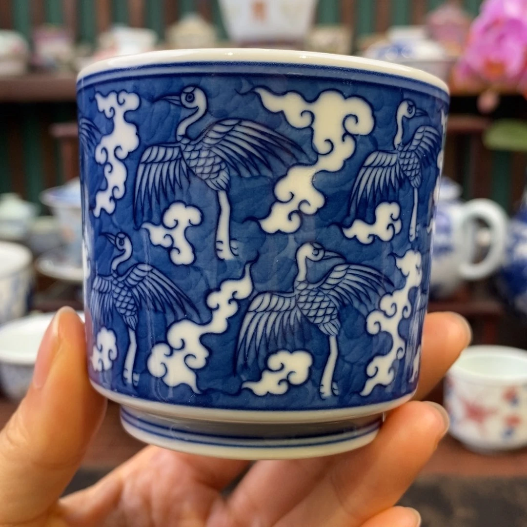 手工陶瓷蓝底仙鹤