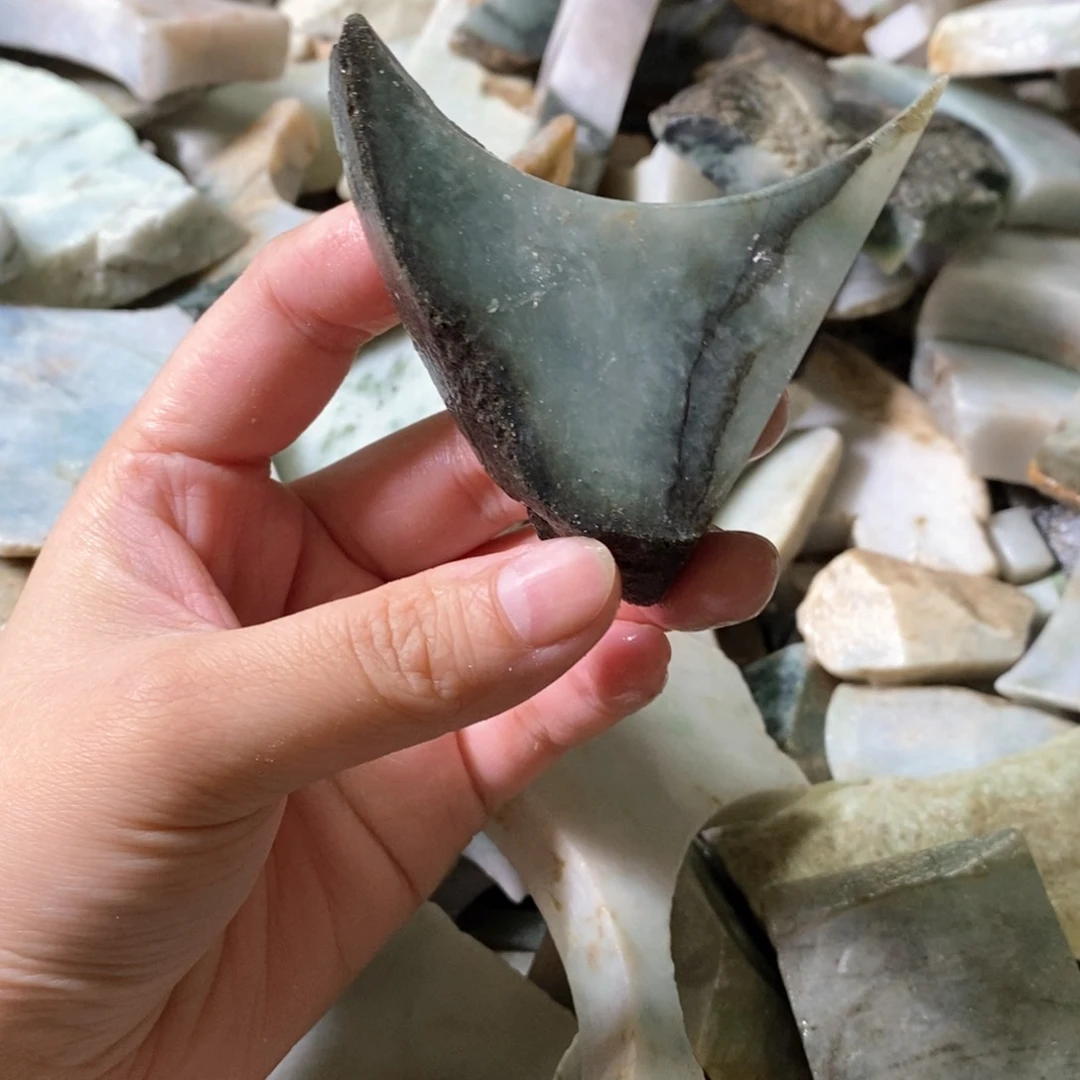 翡翠未镶嵌颈饰天然翡翠