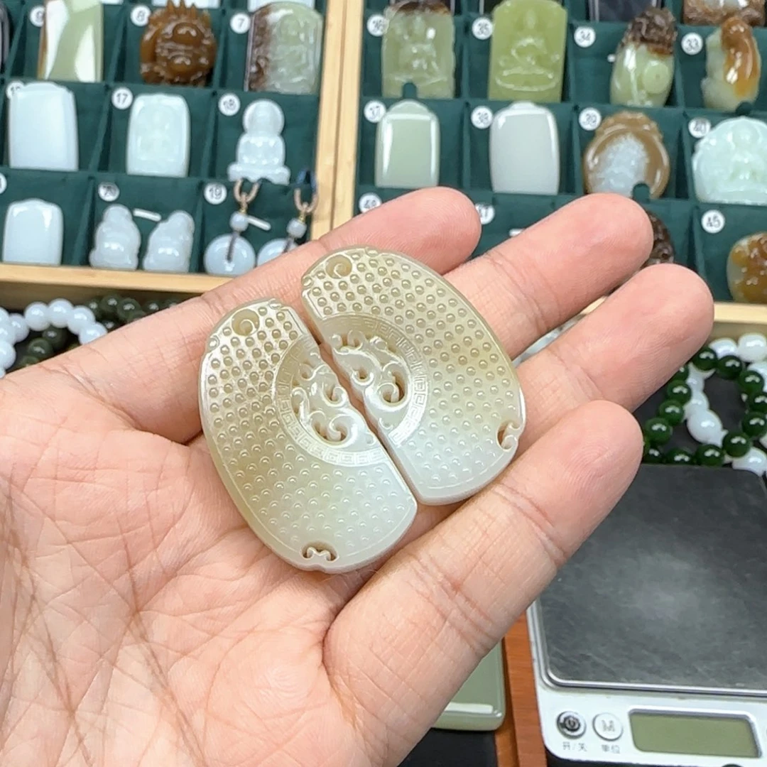 和田玉未镶嵌挂件