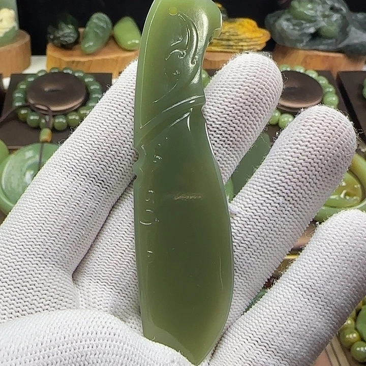 伟***强岫岩老玉（透闪石质玉）未镶嵌颈饰