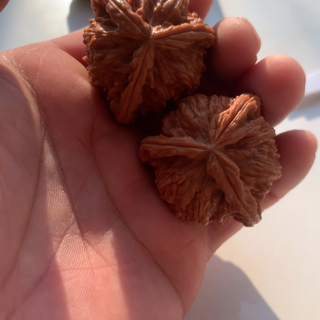 文玩核桃吊坠三棱