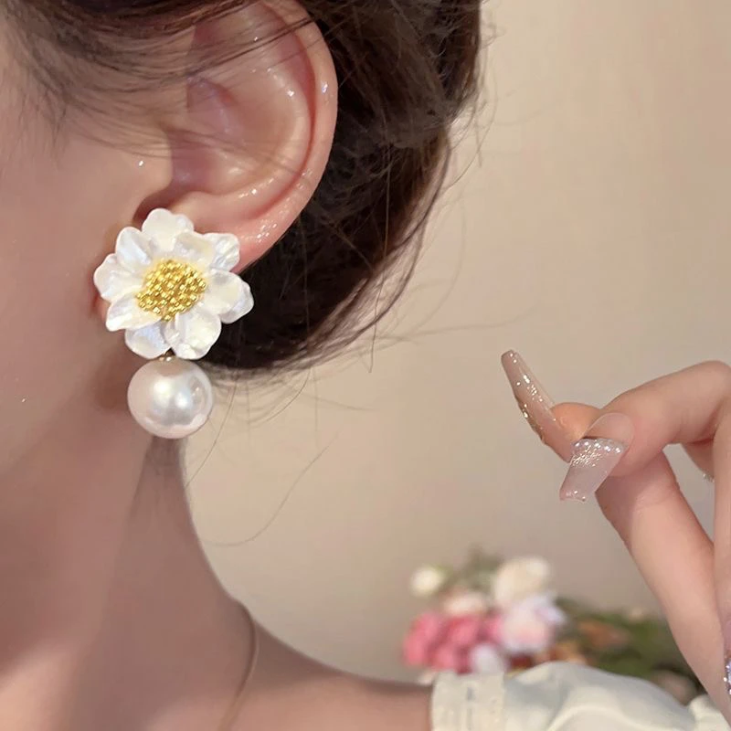 铁合金仿珍珠项链 ins风两戴珍珠花朵耳环显瘦小众设计感高级耳饰