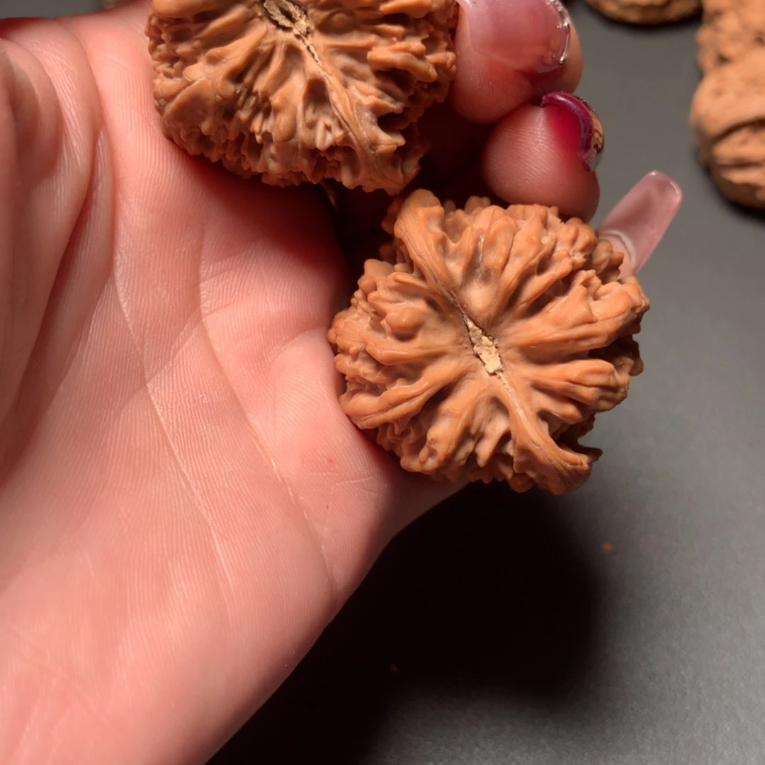 【闪购商品】文玩核桃吊坠你***字满天星