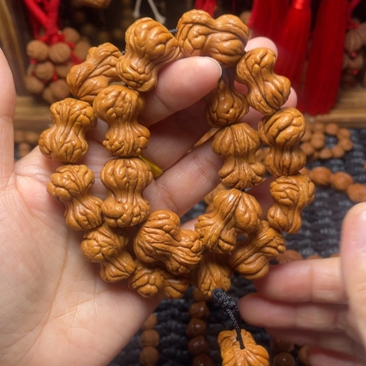 木质类龙纹桃枭挂件