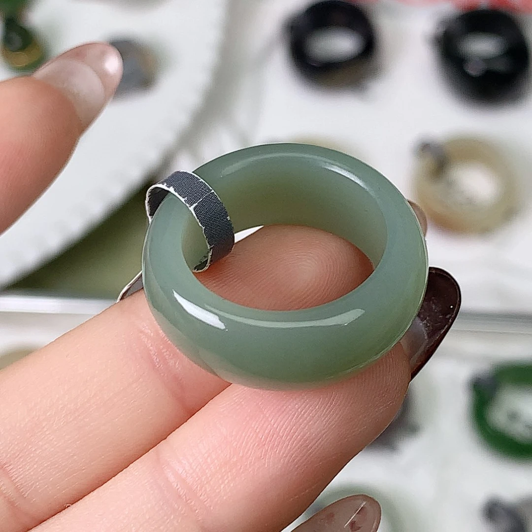 未镶嵌戒指和田玉