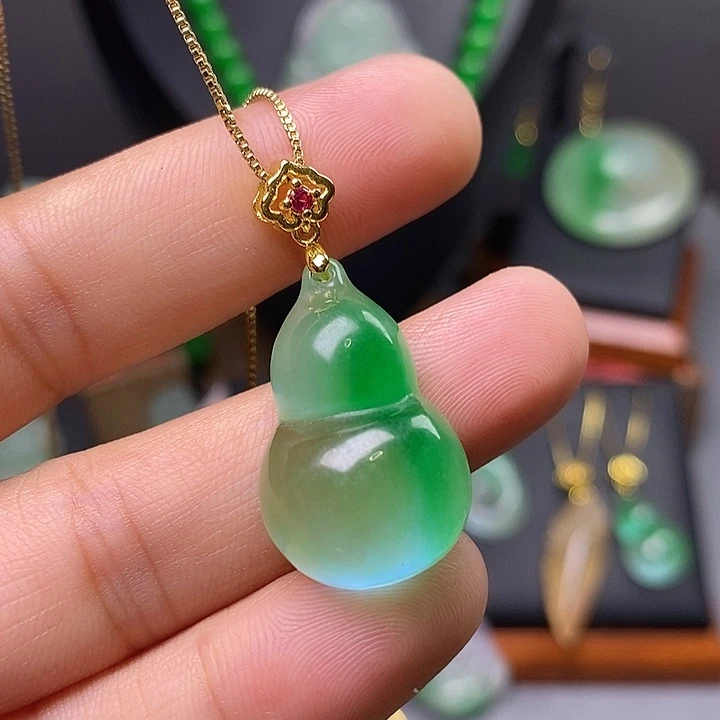 吊坠(赠链)未镶嵌翡翠