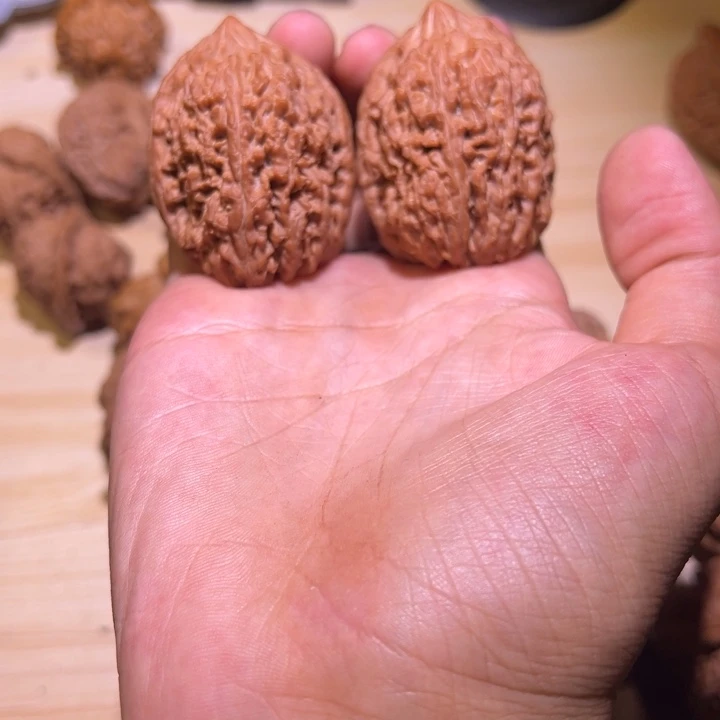 致***朱把件文玩核桃36➕蒜头