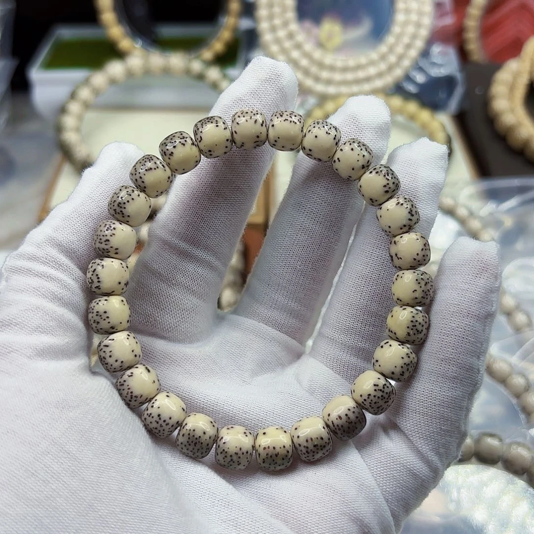 星月菩提吊坠渡河豚