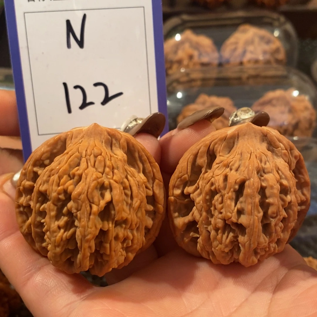 文玩核桃吊坠122虎头全品45尺