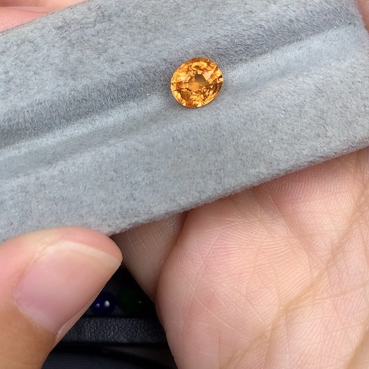 未镶嵌裸石石榴石1.5ct芬达石