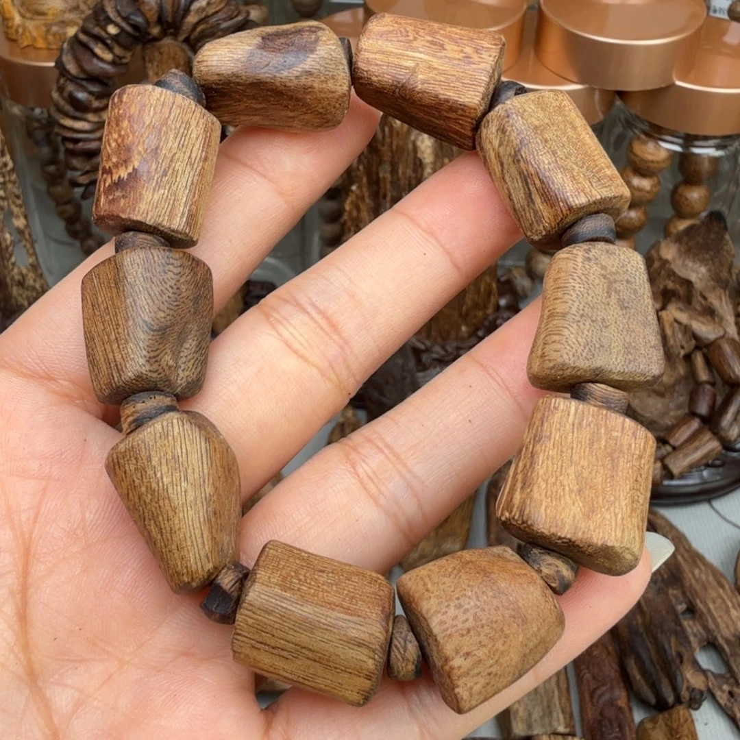 沉香碎屑沉香文莱九分沉随形 18.5 克