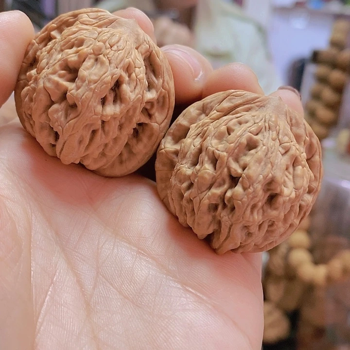 【闪购商品】文玩核桃把件38小狮虎