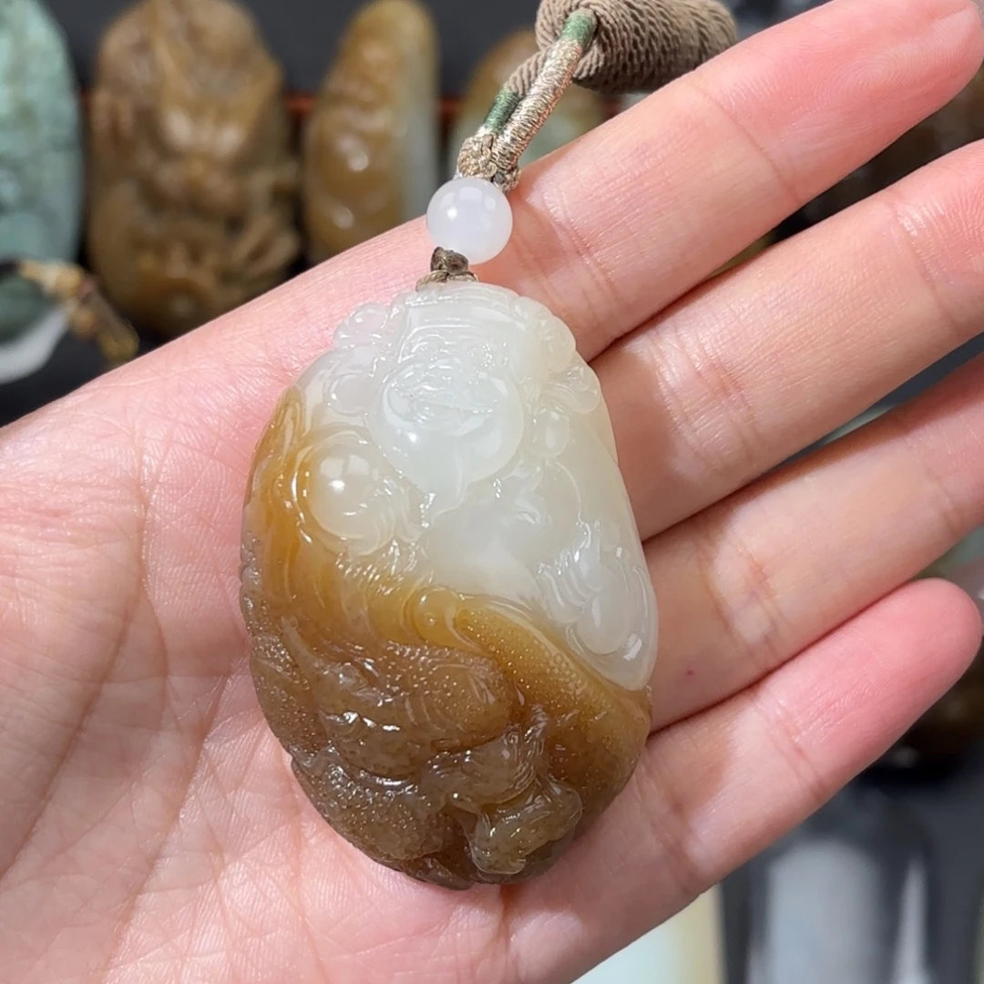 我***心和田玉未镶嵌颈饰