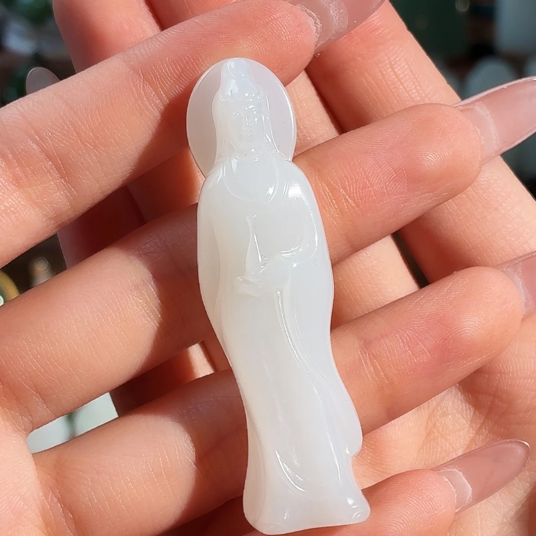 周***长和田玉未镶嵌颈饰T