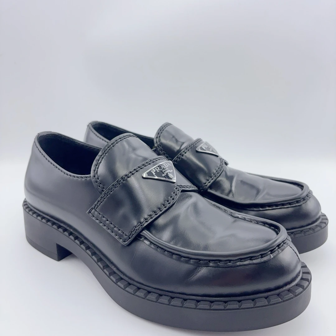 95新 Prada/普拉达 39码/黑色三角标乐福鞋/00902