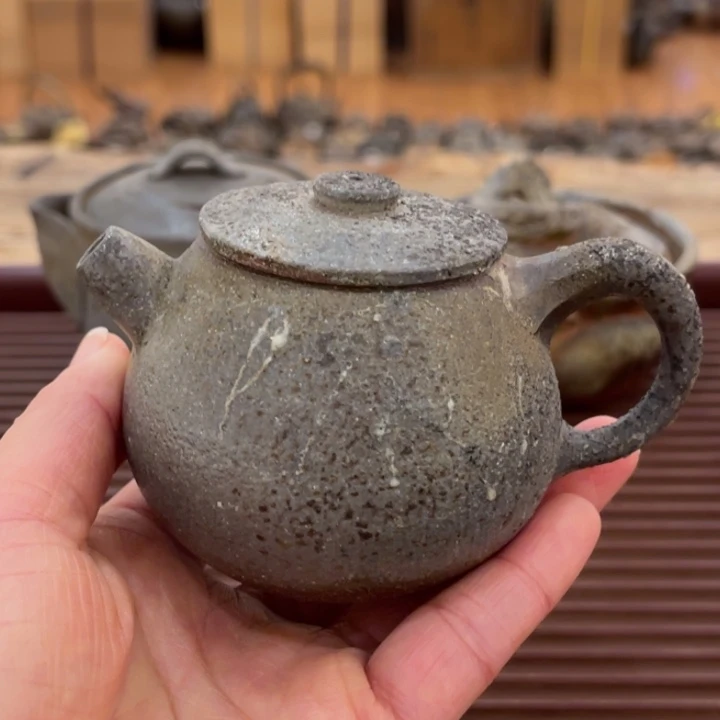 备前烧作品后手壶有飞皮和窑粘