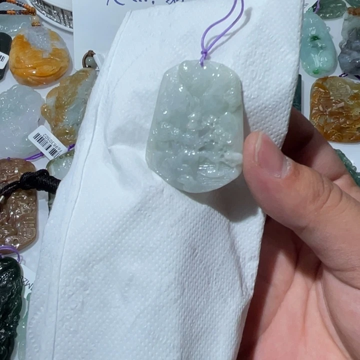 翡翠颈饰未镶嵌天然