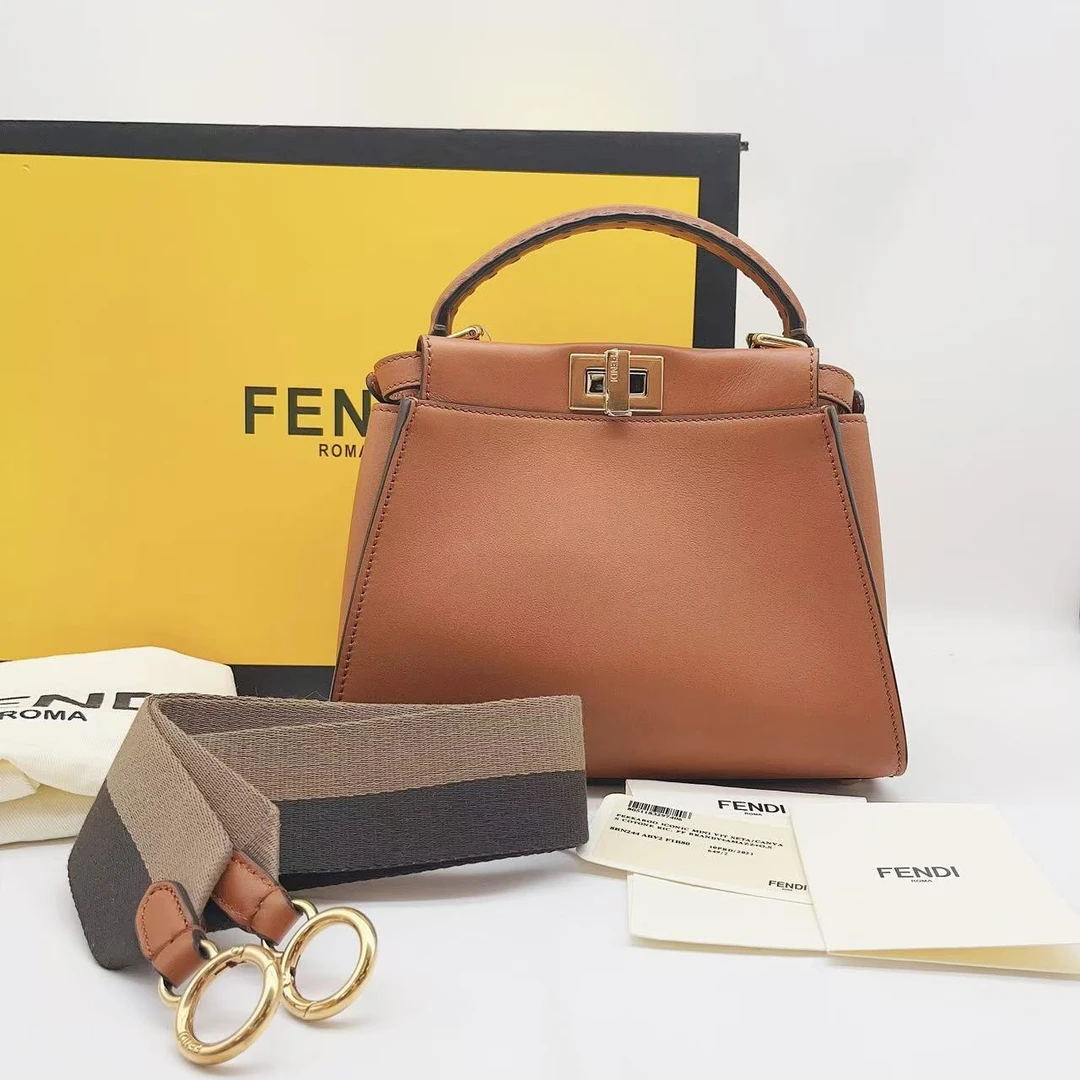 未使用  爱包包奢品/FENDI芬迪  单肩包 8347