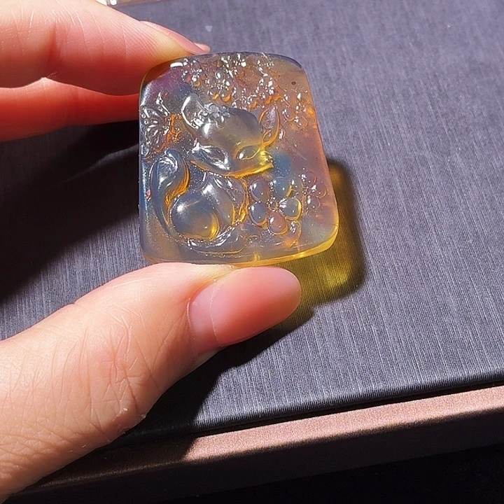 琥珀颈饰未镶嵌吊