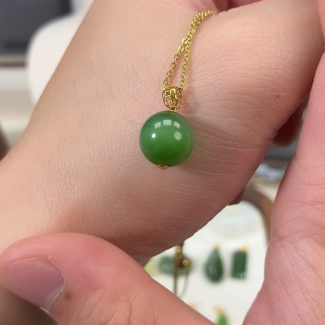 和田玉（碧玉）18K金镶嵌颈饰