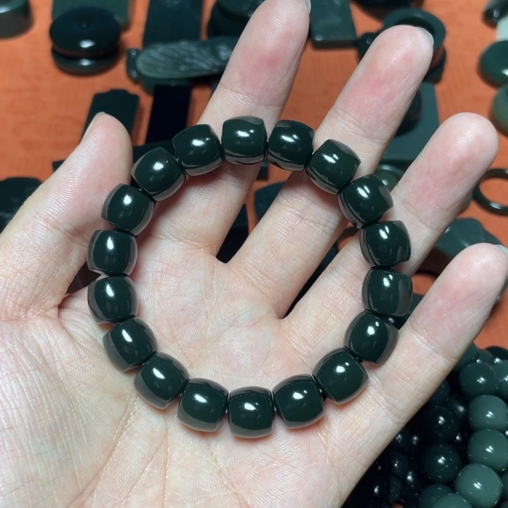 鑫***哥和田玉（青玉）未镶嵌颈饰