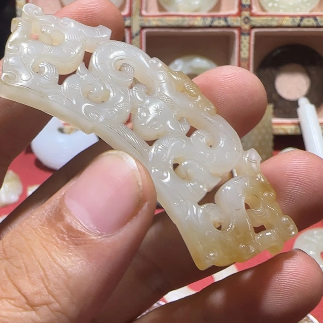 新***长和田玉未镶嵌颈饰